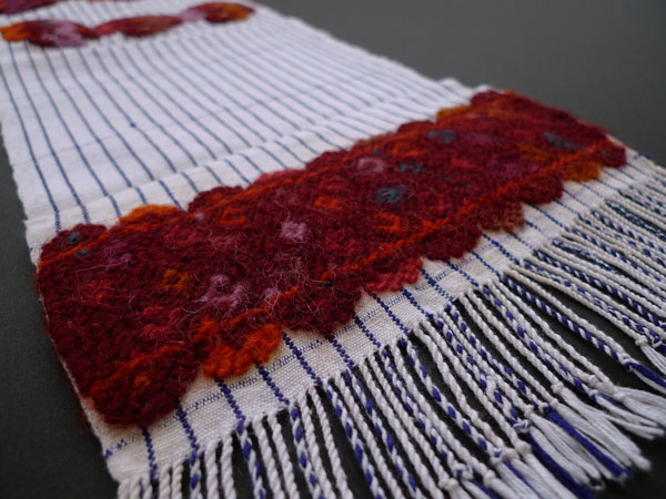 テネハパの縫取織