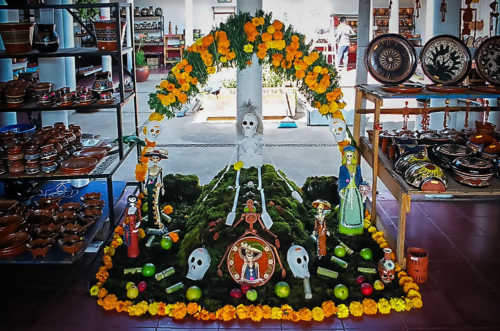 メキシコ 死者の日 祭壇
