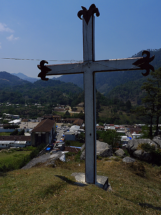 メキシコ・チアパス州マヤ族の村テネハパの十字架