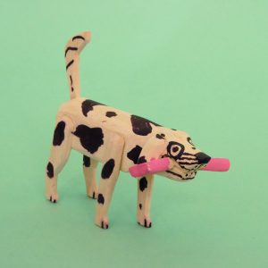 オアハカ ウッドカービング マルティンサンティアーゴ 骨をくわえた犬 置物