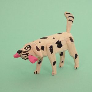 オアハカ ウッドカービング マルティンサンティアーゴ 骨をくわえた犬 置物