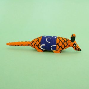 オアハカ ウッドカービング マルティンサンティアーゴ アルマジロ 置物