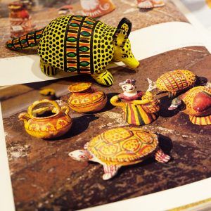 ハミルテペック 彩色陶器 土人形 アルマジロ