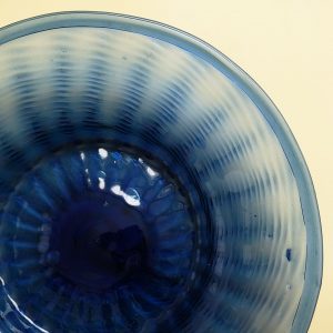 メキシコ 吹きガラス 瑠璃ガラスの大皿