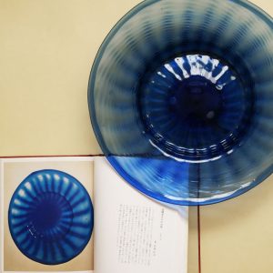 メキシコ 吹きガラス 瑠璃ガラスの大皿