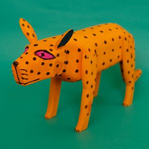 オレンジ犬 置物