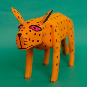 オレンジ犬 置物