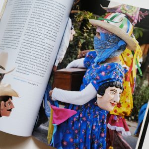 仮面 メキシコ 民芸 本