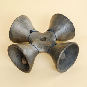 メキシコ 四つベル 黒陶