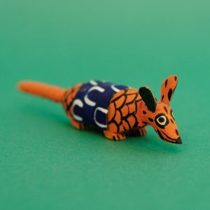 アルマジロ 置物