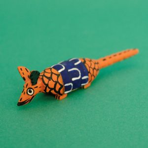 アルマジロ 置物