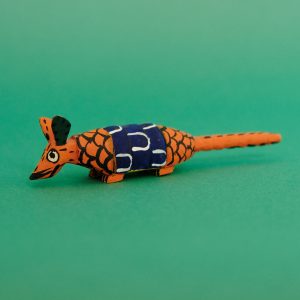 アルマジロ 置物