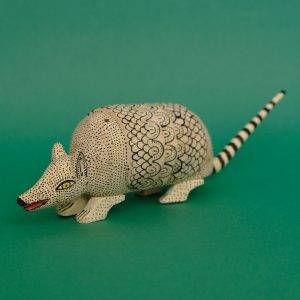 アルマジロ（オアハカの木彫）- LABRAVA [メキシコ 民芸