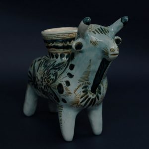 ティソ　牛　置物