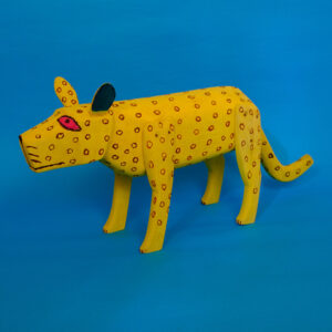 ウッドカーヴィング 黄色い犬