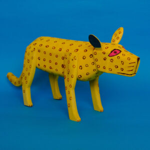 ウッドカーヴィング 黄色い犬