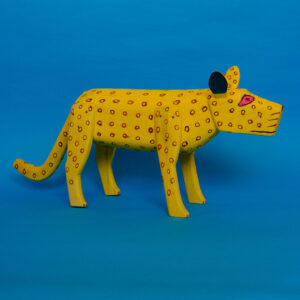 ウッドカーヴィング 黄色い犬