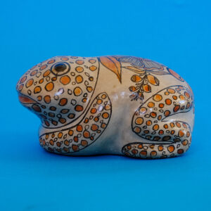 トナラ焼 カエル 置物