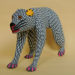 イサイーアス ヒメネス 木彫り熊