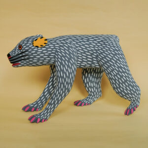 イサイーアス ヒメネス 木彫り熊