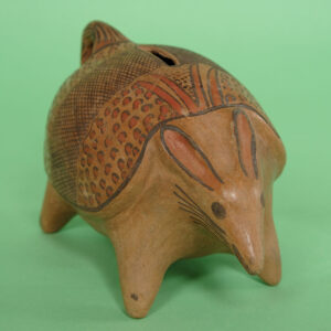 ゲレーロ州 ナワ族のやきもの アルマジロ置物