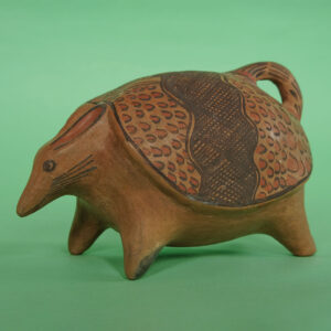 ゲレーロ州 ナワ族のやきもの アルマジロ置物